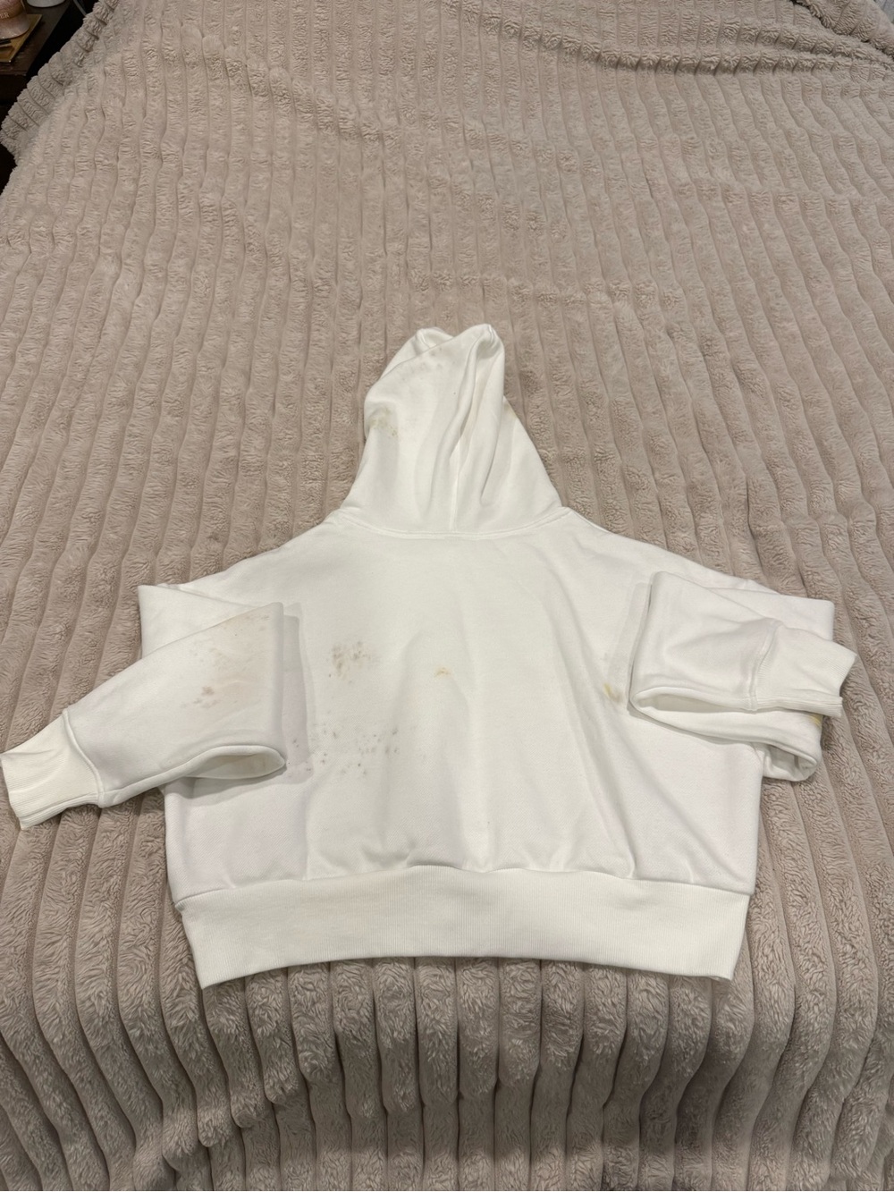 Amazhiyu White Cropped Hoodie with Drawstring Tag